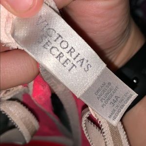 Victoria's Secret Intimates & Sleepwear - Victoria’s Secret Dream Angels Plunge Bra Victoria's Secret Intimates & Sleepwear - Victoria’s Secret Dream Angels Plunge Bra